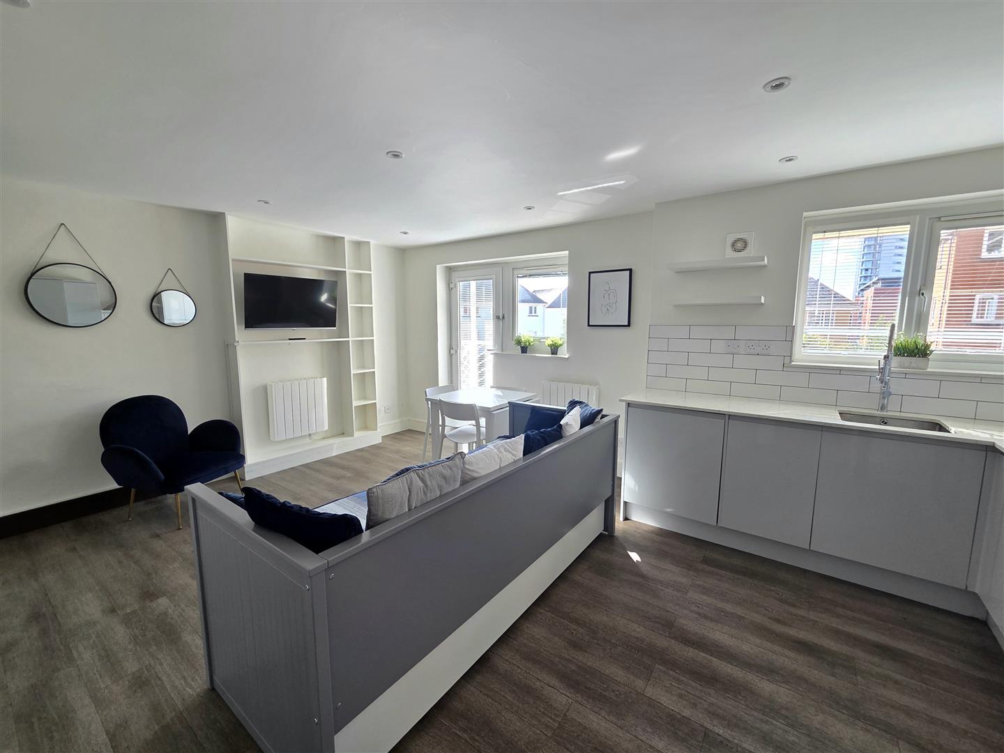 Highmoor, Marina, Swansea, SA1 1YE
